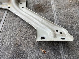 bontott AUDI Q5 Jobb Sárvédő Oldaltartó