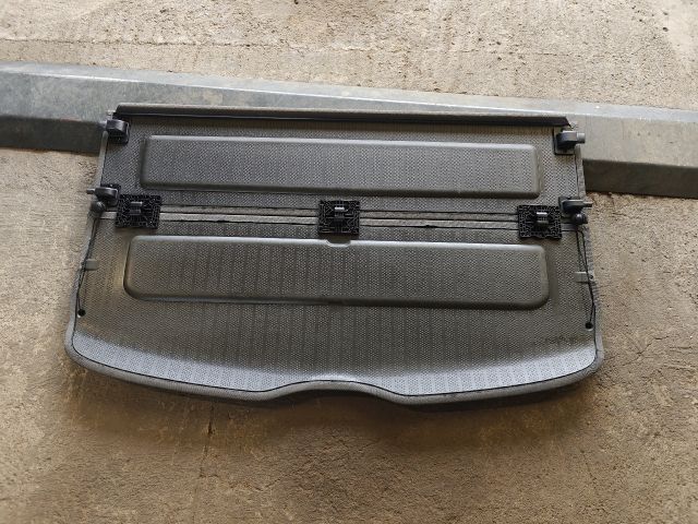 bontott AUDI Q5 Kalaptartó