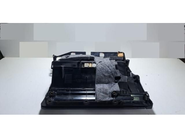 bontott AUDI Q5 Kesztyűtartó