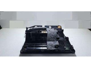 bontott AUDI Q5 Kesztyűtartó