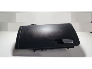 bontott AUDI Q5 Kesztyűtartó