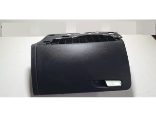 bontott AUDI Q5 Kesztyűtartó