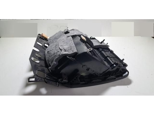 bontott AUDI Q5 Kesztyűtartó