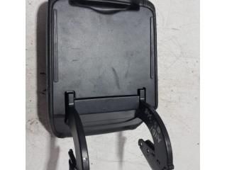 bontott AUDI Q5 Könyöklő