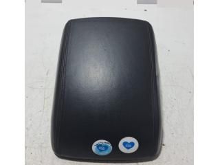 bontott AUDI Q5 Könyöklő