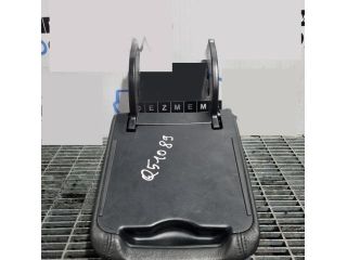 bontott AUDI Q5 Könyöklő