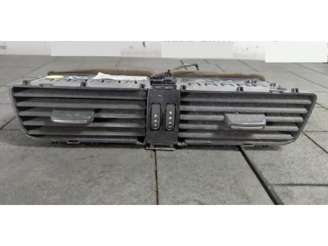 bontott AUDI Q5 Középső Szellőző