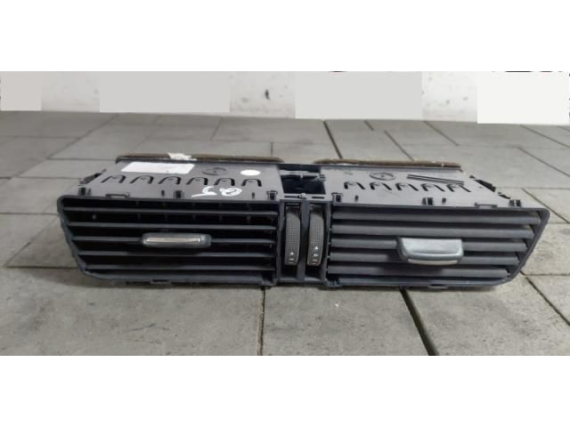 bontott AUDI Q5 Középső Szellőző