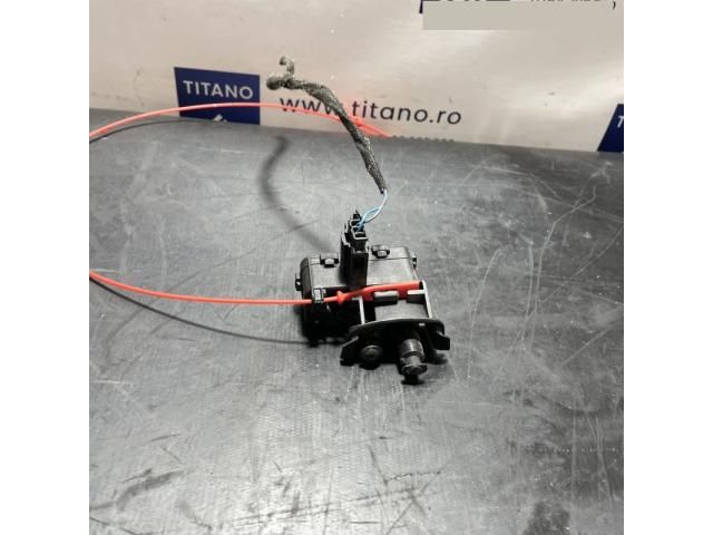 bontott AUDI Q5 Központizár Motor Tankajtó