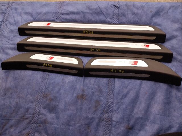 bontott AUDI Q5 Küszöb Díszléc Szett