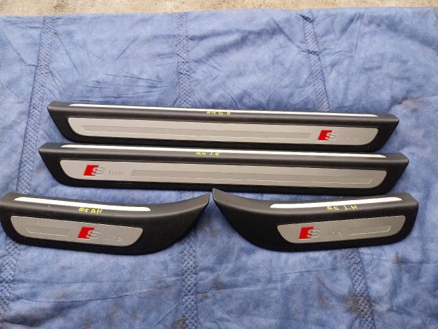 bontott AUDI Q5 Küszöb Díszléc Szett