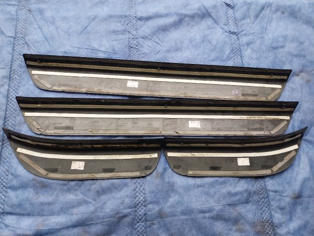 bontott AUDI Q5 Küszöb Díszléc Szett