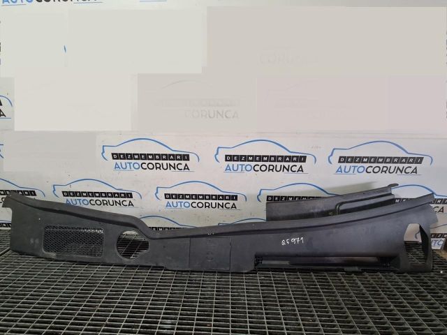 bontott AUDI Q5 Levélrács