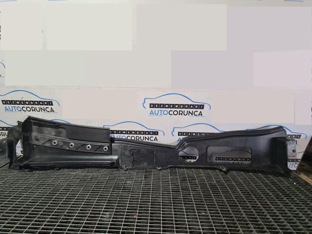 bontott AUDI Q5 Levélrács