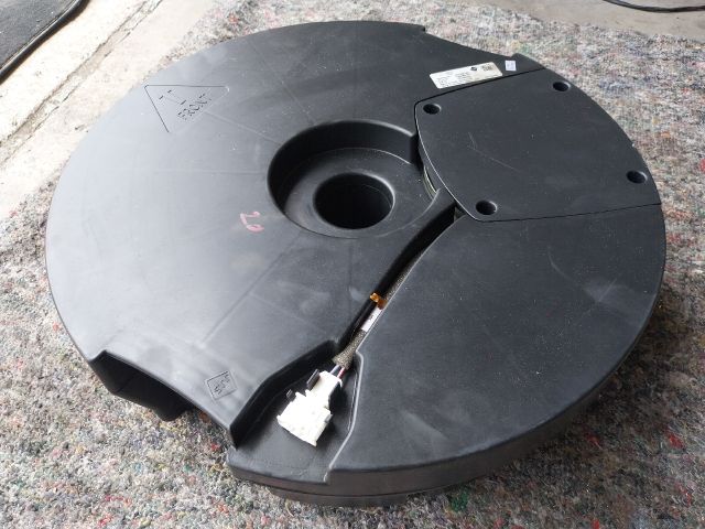 bontott AUDI Q5 Mélynyomó Hangszóró