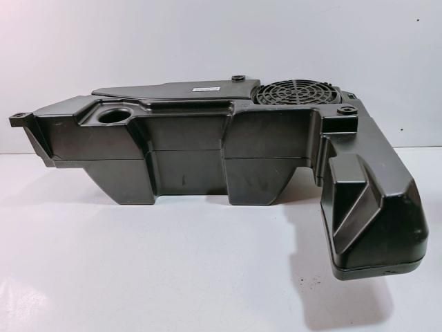 bontott AUDI Q5 Mélynyomó Hangszóró