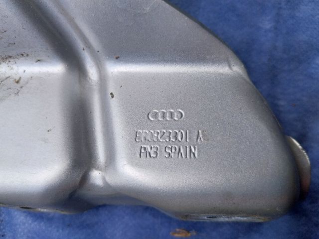 bontott AUDI Q5 Motorháztető Bal Zsanér