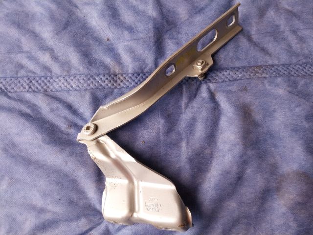 bontott AUDI Q5 Motorháztető Bal Zsanér