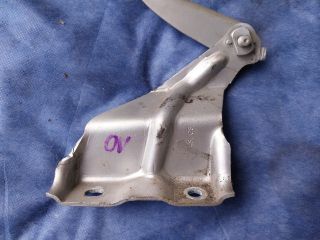 bontott AUDI Q5 Motorháztető Bal Zsanér