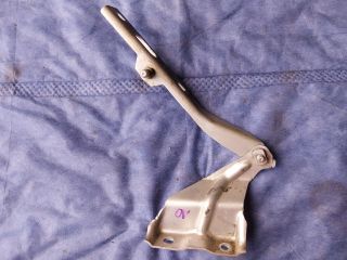 bontott AUDI Q5 Motorháztető Bal Zsanér