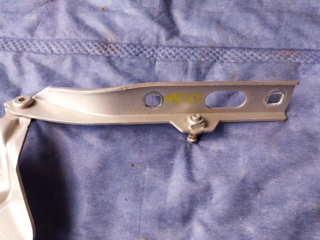 bontott AUDI Q5 Motorháztető Bal Zsanér