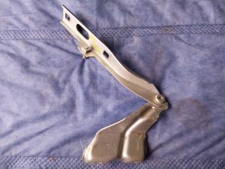 bontott AUDI Q5 Motorháztető Jobb Zsanér