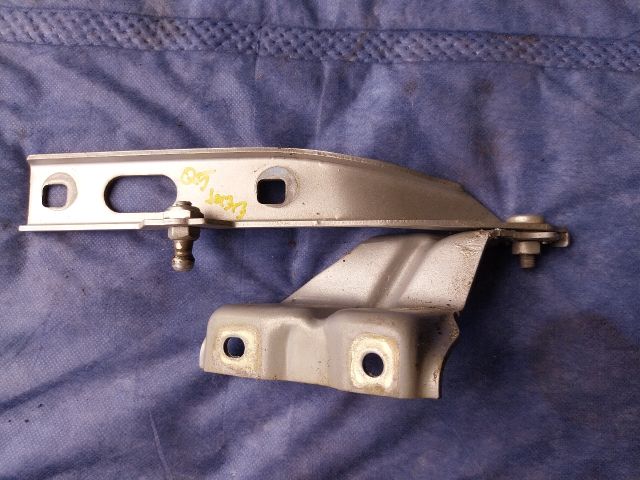 bontott AUDI Q5 Motorháztető Jobb Zsanér