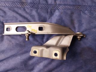 bontott AUDI Q5 Motorháztető Jobb Zsanér