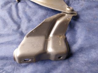 bontott AUDI Q5 Motorháztető Jobb Zsanér