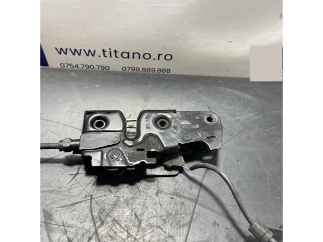 bontott AUDI Q5 Motorháztető Zárszerkezet