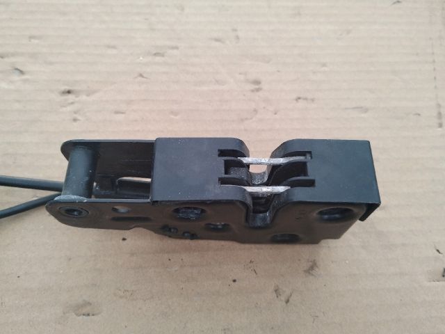 bontott AUDI Q5 Motorháztető Zárszerkezet