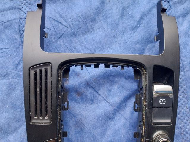 bontott AUDI Q5 Multimédia Vezérlő