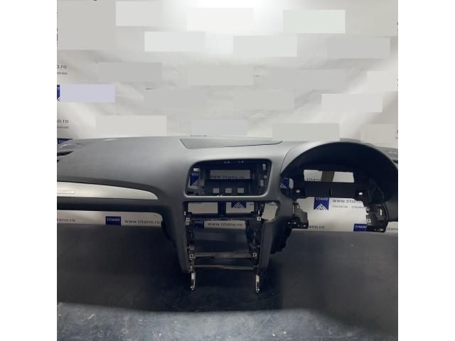 bontott AUDI Q5 Műszerfal Héj