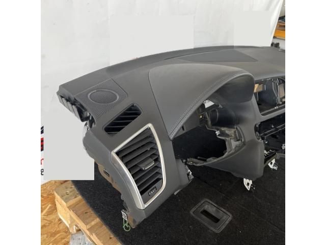 bontott AUDI Q5 Műszerfal Héj