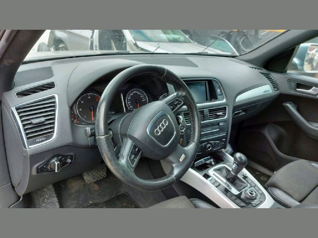 bontott AUDI Q5 Műszerfal Héj