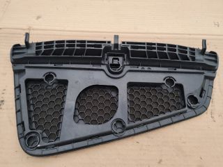 bontott AUDI Q5 Műszerfal Középső Hangszóró Burkolat