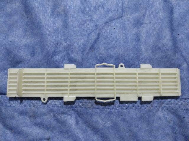 bontott AUDI Q5 Pollenszűrő Fedél