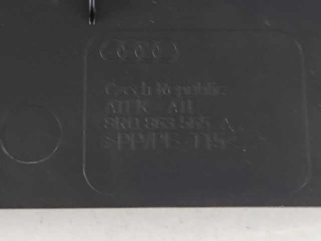 bontott AUDI Q5 Pótkerék Szerszámtartó