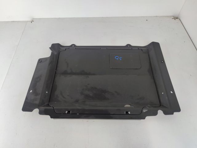 bontott AUDI Q5 Pótkerék Szerszámtartó