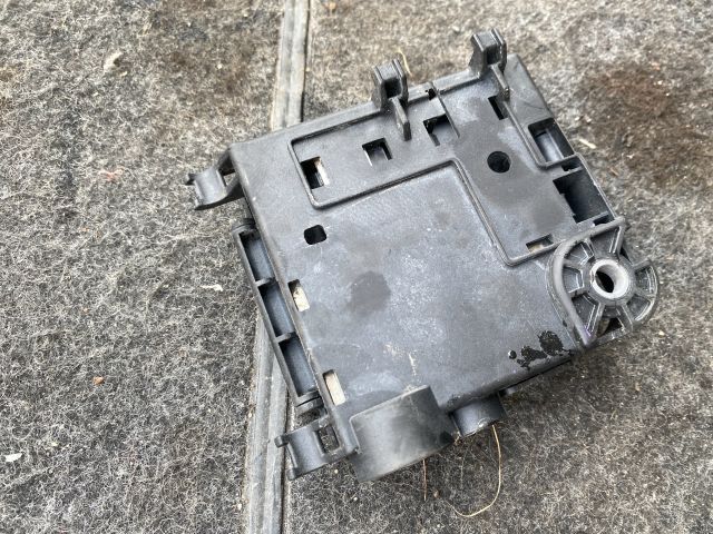 bontott AUDI Q5 Pozitív Kábel Elosztó