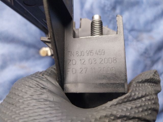 bontott AUDI Q5 Pozitív Kábel Elosztó