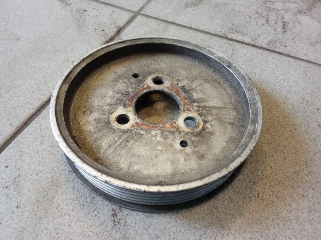 bontott AUDI Q5 Szervó Szivattyú Szíjtárcsa