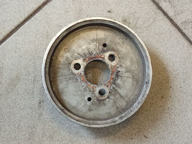 bontott AUDI Q5 Szervó Szivattyú Szíjtárcsa