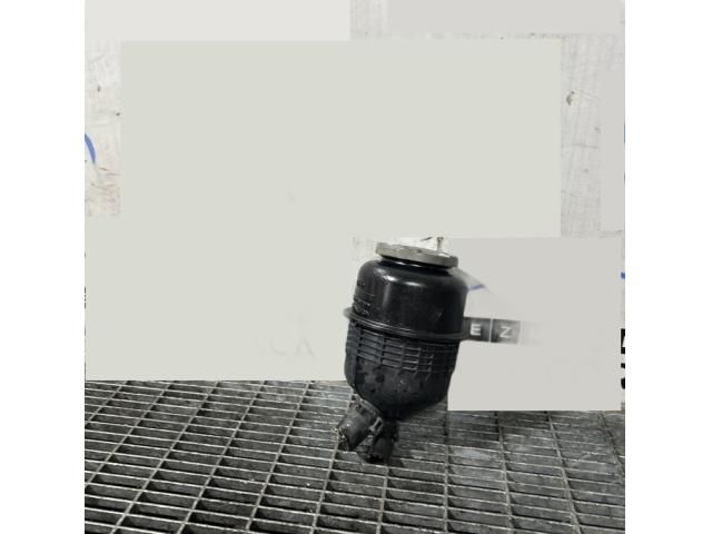 bontott AUDI Q5 Szervóolaj Tartály