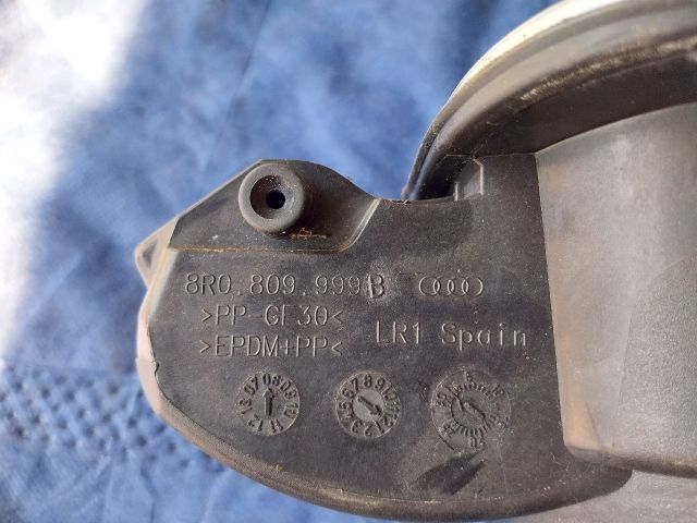 bontott AUDI Q5 Tankajtó