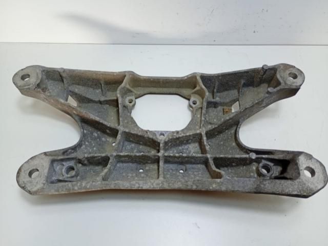 bontott AUDI Q5 Tartó Bak