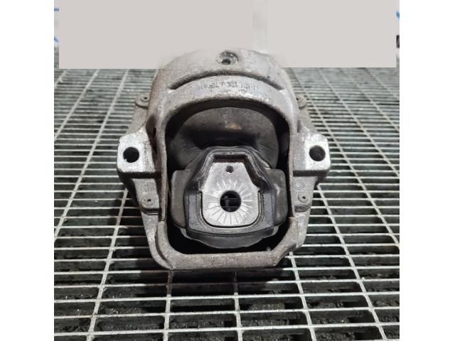 bontott AUDI Q5 Tartó Bak