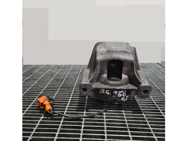 bontott AUDI Q5 Tartó Bak