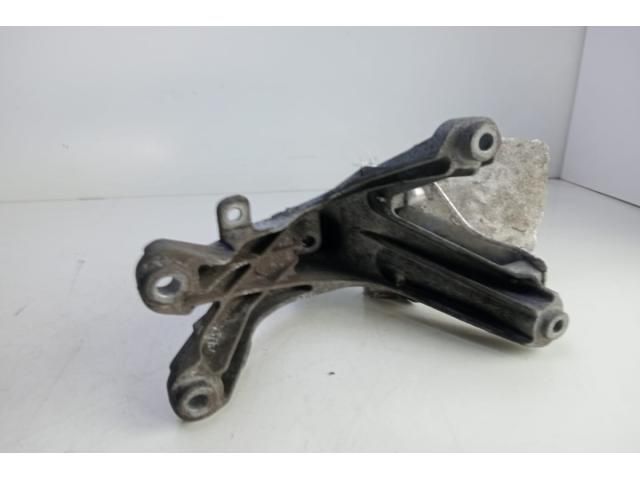 bontott AUDI Q5 Tartó Bak