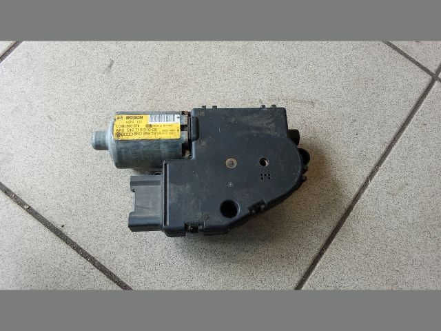 bontott AUDI Q5 Tetőablak Motor